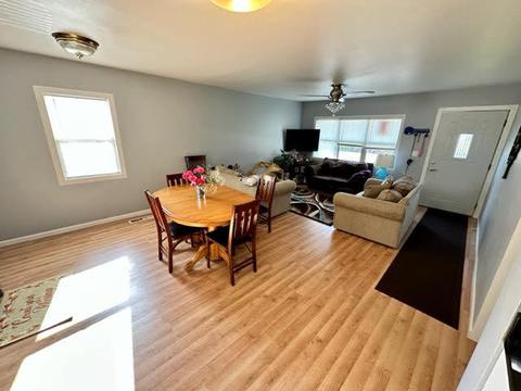 2106 Mill Ln, Mchenry, IL 60050 photo 3