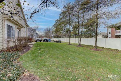 2248 Scott Ln, Aurora, IL 60502 photo 3