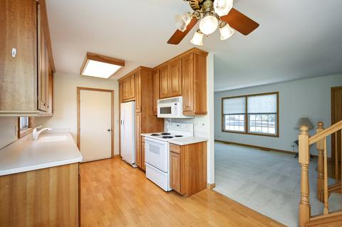 916 Molobay Ter, Bartlett, IL 60103 photo 8