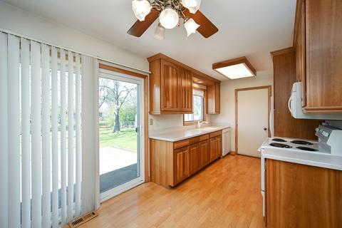 916 Molobay Ter, Bartlett, IL 60103 photo 7