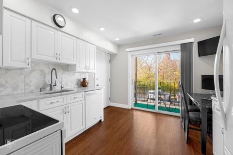 9375 Hamilton Ct #B, Des Plaines, IL 60016 photo 4