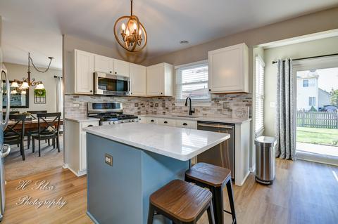 9863 Compton Dr, Huntley, IL 60142 photo 2