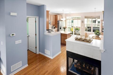 375 Broadmoor Ln, Bartlett, IL 60103 photo 9