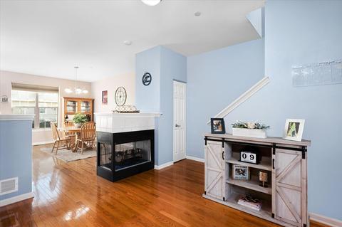 375 Broadmoor Ln, Bartlett, IL 60103 photo 8