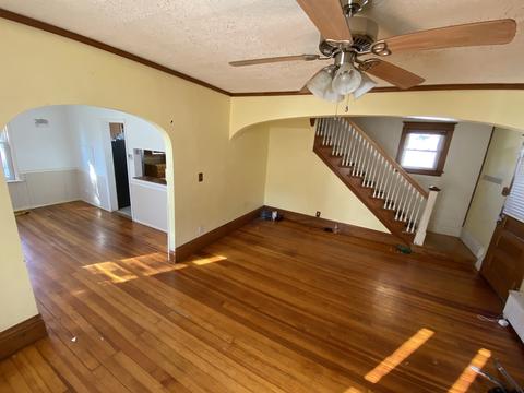 832 Augusta Ave, Elgin, IL 60120 photo 2
