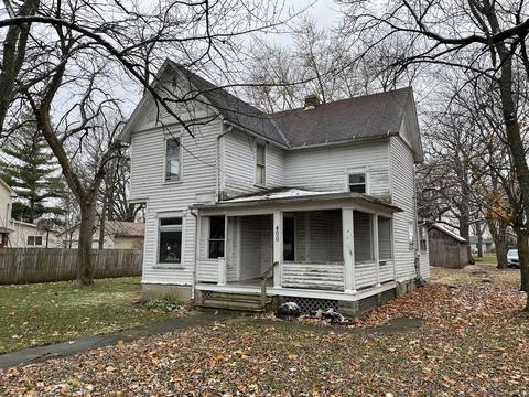 401 S Center St, Forrest, IL 61741 photo 1