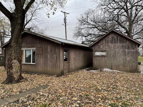 401 S Center St, Forrest, IL 61741 photo 5