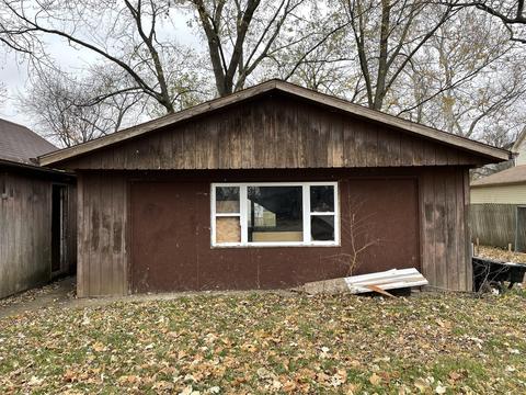 401 S Center St, Forrest, IL 61741 photo 7