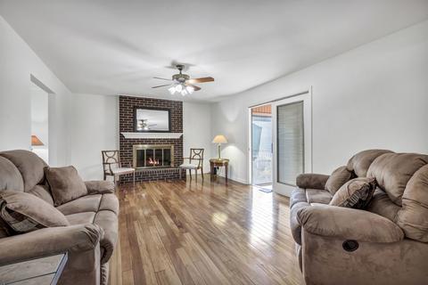 430 S Hickory Ave, Bartlett, IL 60103 photo 4
