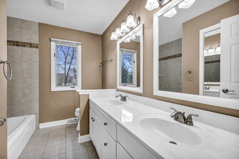 430 S Hickory Ave, Bartlett, IL 60103 photo 12