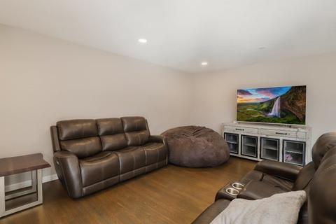 2 Maple Tree Ct, Elmhurst, IL 60126 photo 4