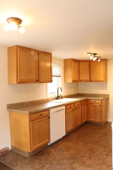 203 E South St, Morrison, IL 61270 photo 15