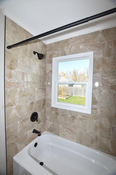620 E Division St, Lockport, IL 60441 photo 26