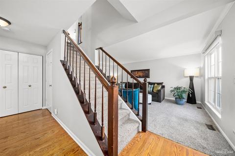 656 Aspen Ct, Bartlett, IL 60103 photo 2