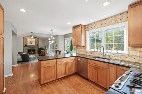 656 Aspen Ct, Bartlett, IL 60103 photo 8