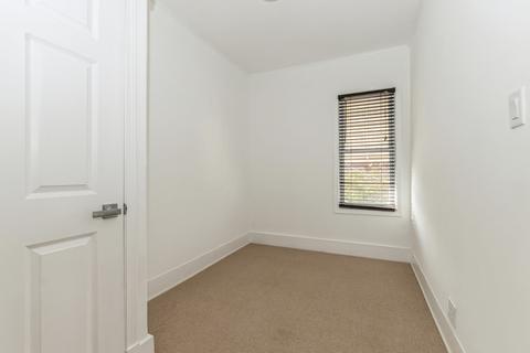 10720 S Champlain Ave, Chicago, IL 60628 photo 14