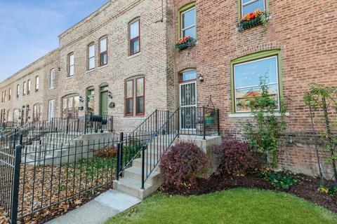10720 S Champlain Ave, Chicago, IL 60628 photo 1
