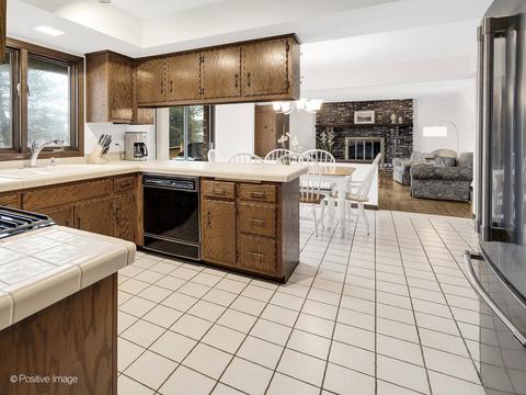 8485 Clynderven Rd, Burr Ridge, IL 60527 photo 9