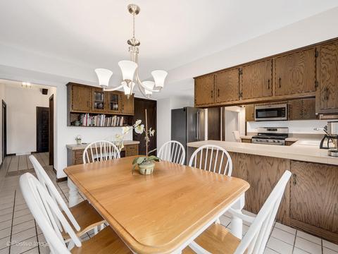 8485 Clynderven Rd, Burr Ridge, IL 60527 photo 8