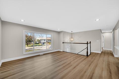 53 Schoenbeck Rd, Wheeling, IL 60090 photo 9