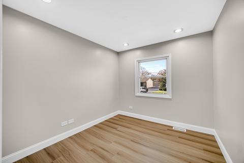 53 Schoenbeck Rd, Wheeling, IL 60090 photo 14