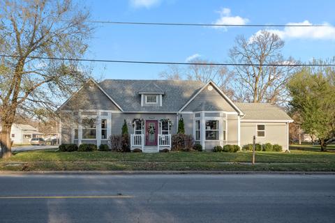 564 N Macon St, Bement, IL 61813 photo 1