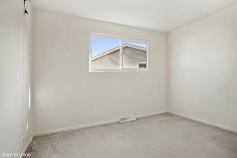 340 Dover Ln, Des Plaines, IL 60018 photo 10