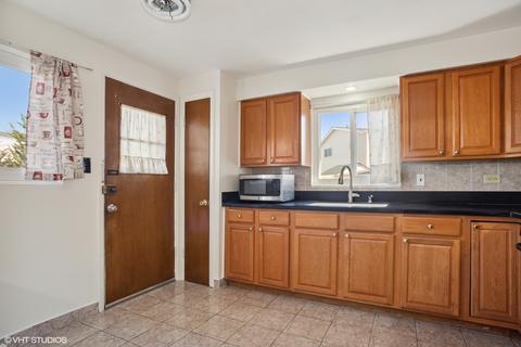 340 Dover Ln, Des Plaines, IL 60018 photo 7