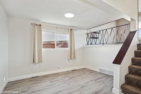 340 Dover Ln, Des Plaines, IL 60018 photo 4
