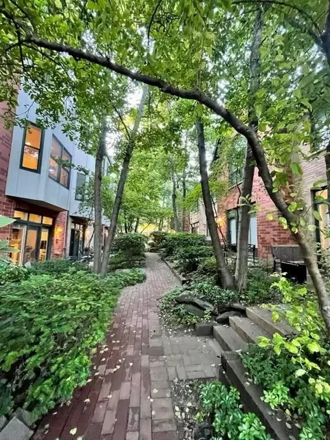 2743 N Wolcott Ave #47, Chicago, IL 60614