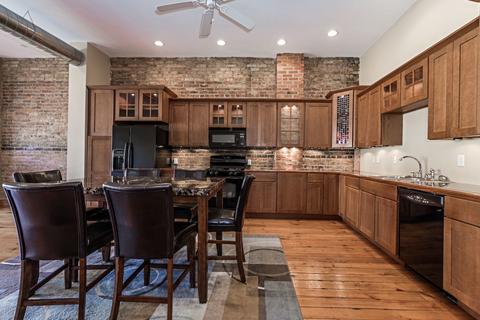 221 E Front St #2, Bloomington, IL 61701 photo 9