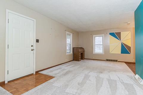 910 N Linden St, Normal, IL 61761 photo 4