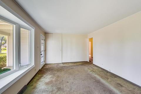 4001 Eagle Ln, Rolling Meadows, IL 60008 photo 3