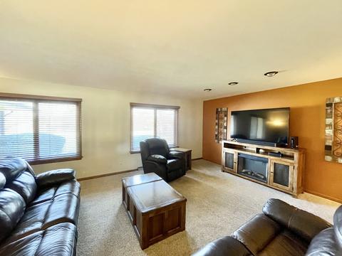 1325 Wing St, Elgin, IL 60123 photo 5