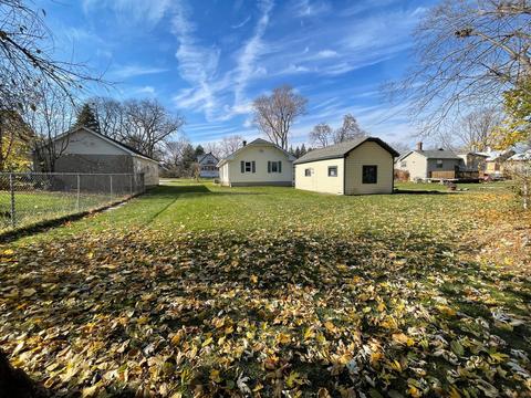 511 Gertrude St, Elgin, IL 60123 photo 3