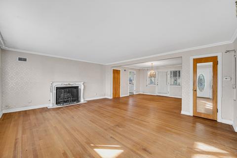 338 S Elm St, Itasca, IL 60143 photo 4