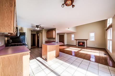 1127 E Treeline Dr, Lockport, IL 60441 photo 6