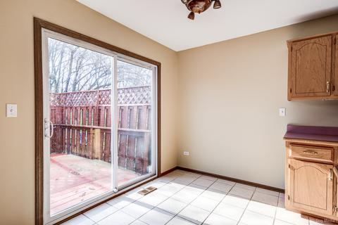 1127 E Treeline Dr, Lockport, IL 60441 photo 5