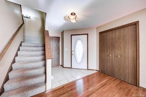 1127 E Treeline Dr, Lockport, IL 60441 photo 2