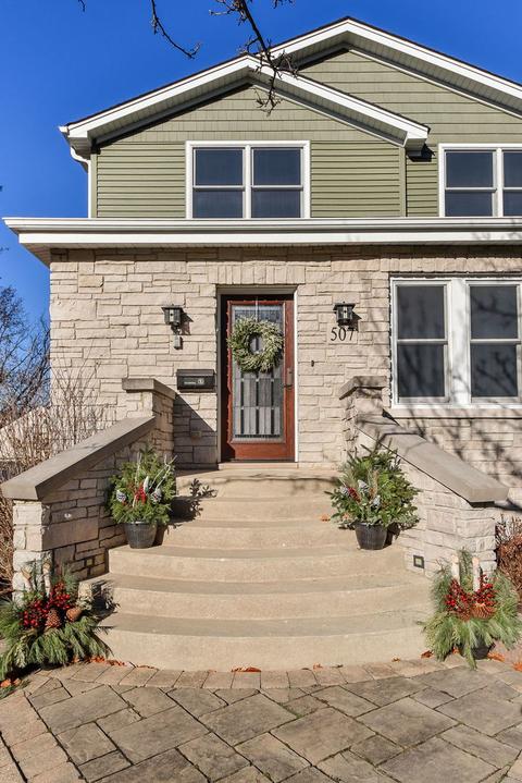 507 Evergreen St, Wheaton, IL 60187 photo 2