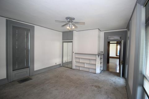 1006 E Main St, Clinton, IL 61727 photo 15