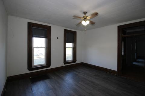 1006 E Main St, Clinton, IL 61727 photo 4