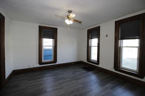 1006 E Main St, Clinton, IL 61727 photo 5