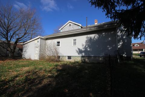 1006 E Main St, Clinton, IL 61727 photo 2