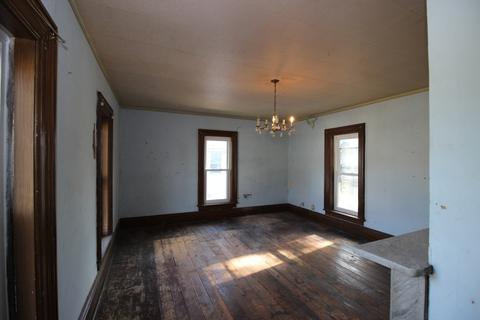 1006 E Main St, Clinton, IL 61727 photo 24