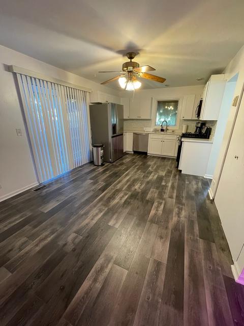 560 Dover Dr, Roselle, IL 60172 photo 5