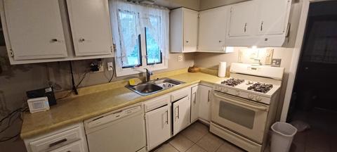 649 N High St, Bement, IL 61813 photo 4