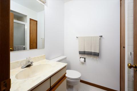208 Brookside Ln #A, Willowbrook, IL 60527 photo 16