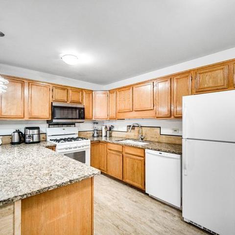 1925 Bayview Ln, Aurora, IL 60506 photo 3