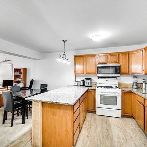 1925 Bayview Ln, Aurora, IL 60506 photo 2